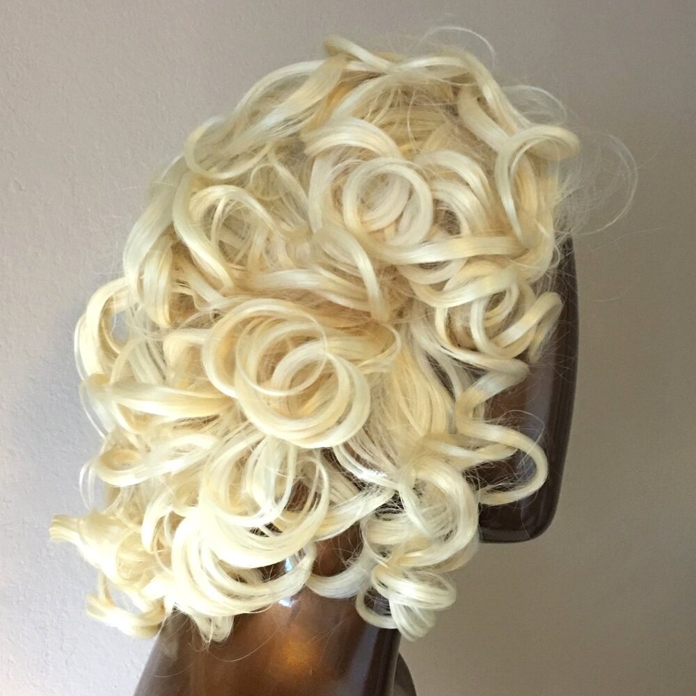 Lacefront - Light Natural Bouncy Curly Blonde Wig - NEW!!! - Picture 5 of 10